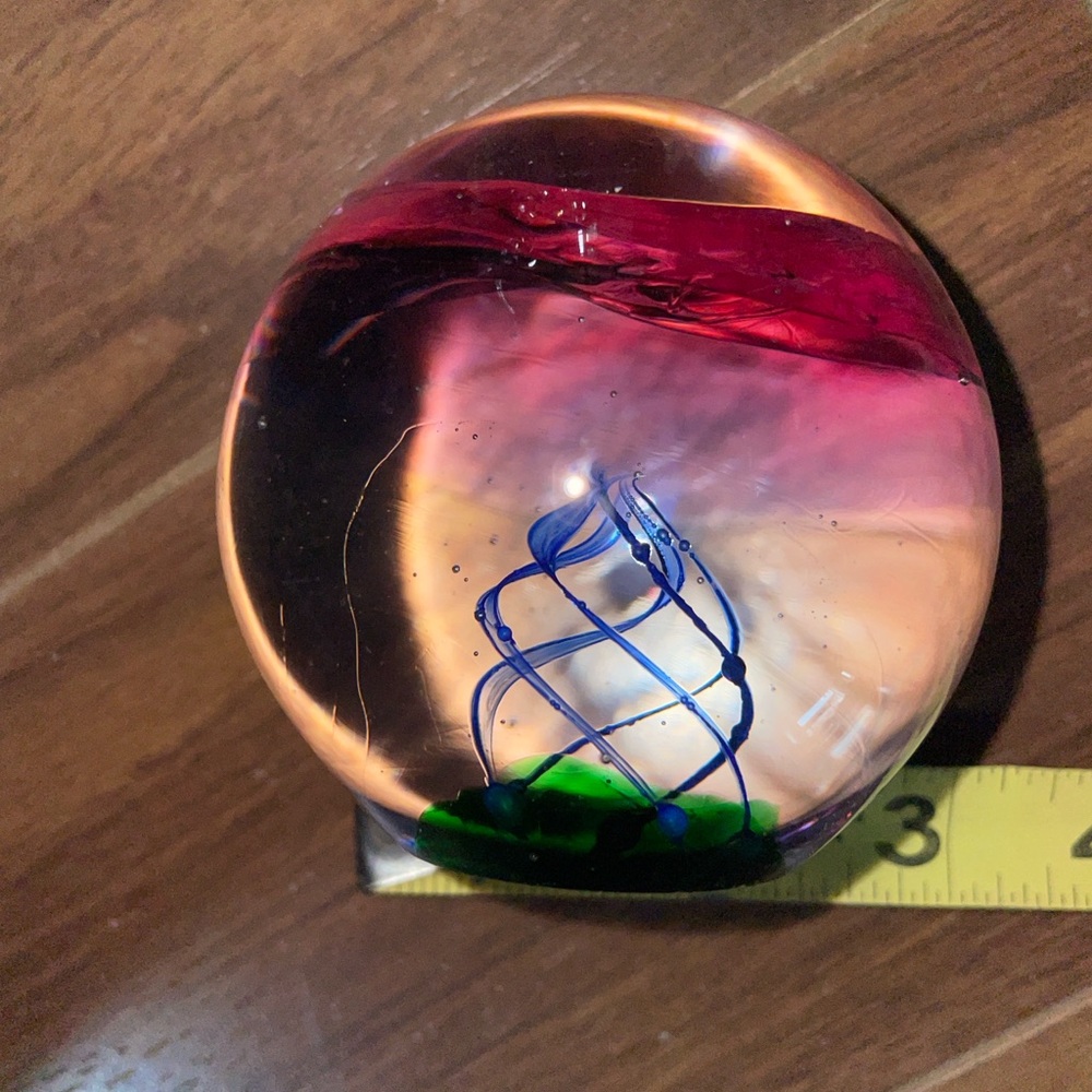 Elegant paper weights